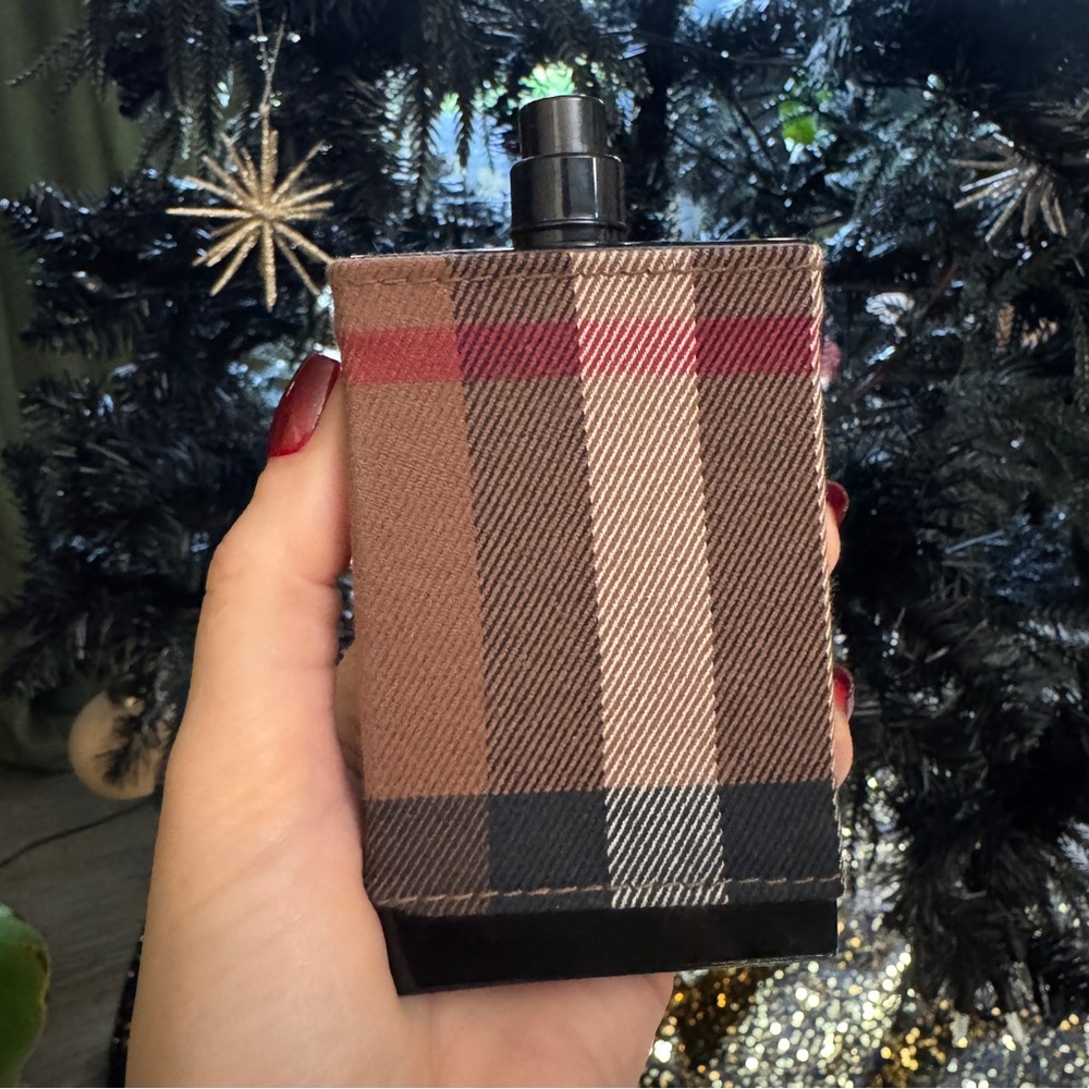 Burberry London Eau de Toilette - Elegant Amber Woody w/Lavender